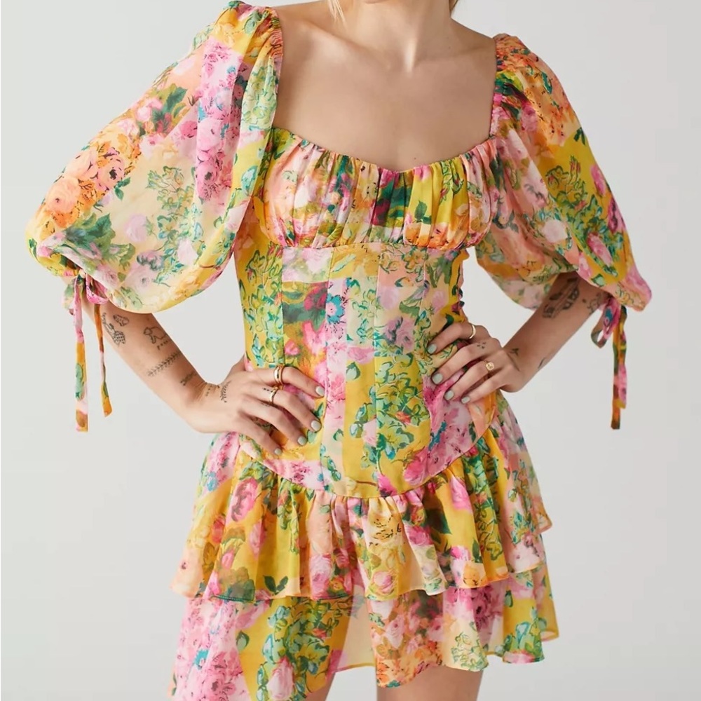 For love and lemons
Nina floral drop waist dress